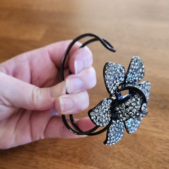 Silver and Black Floral Bracelet with Sparkling Crystals - Picture 5 of 7